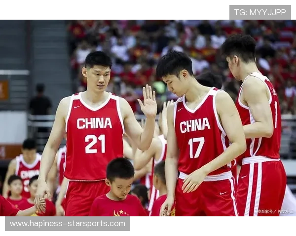 中国男篮备战新赛季关键战役 展现年轻球员实力与团队协作